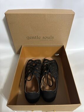 gentle souls Kenneth Cole Black Lace-Up Cutout Women’s Shoes